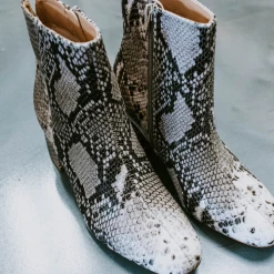 Chinese Laundry Davinna Bootie