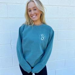 Cropped Sweatshirt by The Swank Company | Stylish Women's Outerwear 8 Sweatshirts Cropped The Swank Company Sweatshirt