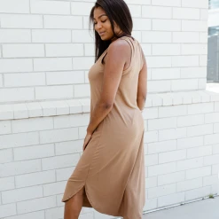 Entro Riley Sleeveless Midi Dress
