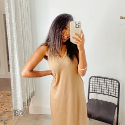 Entro Riley Sleeveless Midi Dress