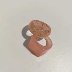 Golden Stella Riesin Ring Set