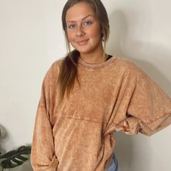 Fantastic Fawn Tops Stormi Mineral Wash Sweatshirt