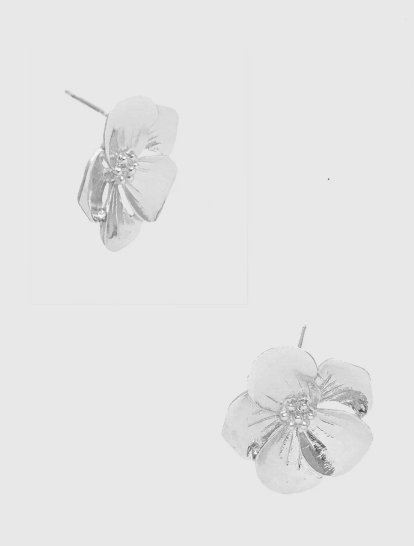 Trendy Wholesale Metal Flower Stud Earrings - Stylish Jewelry for Women 3 Trendy Wholesale Metal Flower Stud Earrings Jewelry