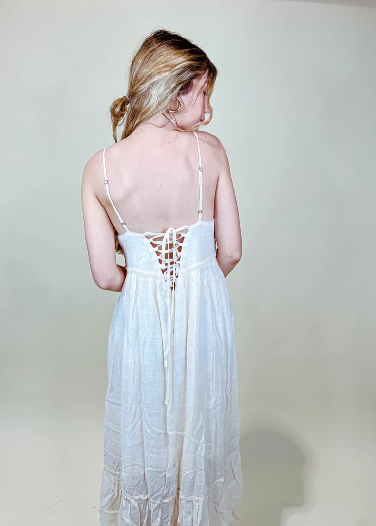 Listicle Dresses Dylan Flowy Maxi Dress - Elegant Summer Dress for Women 5 Listicle Dresses Dylan Flowy Maxi Dress