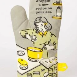 Blue Q Oven Mitt Lifestyle